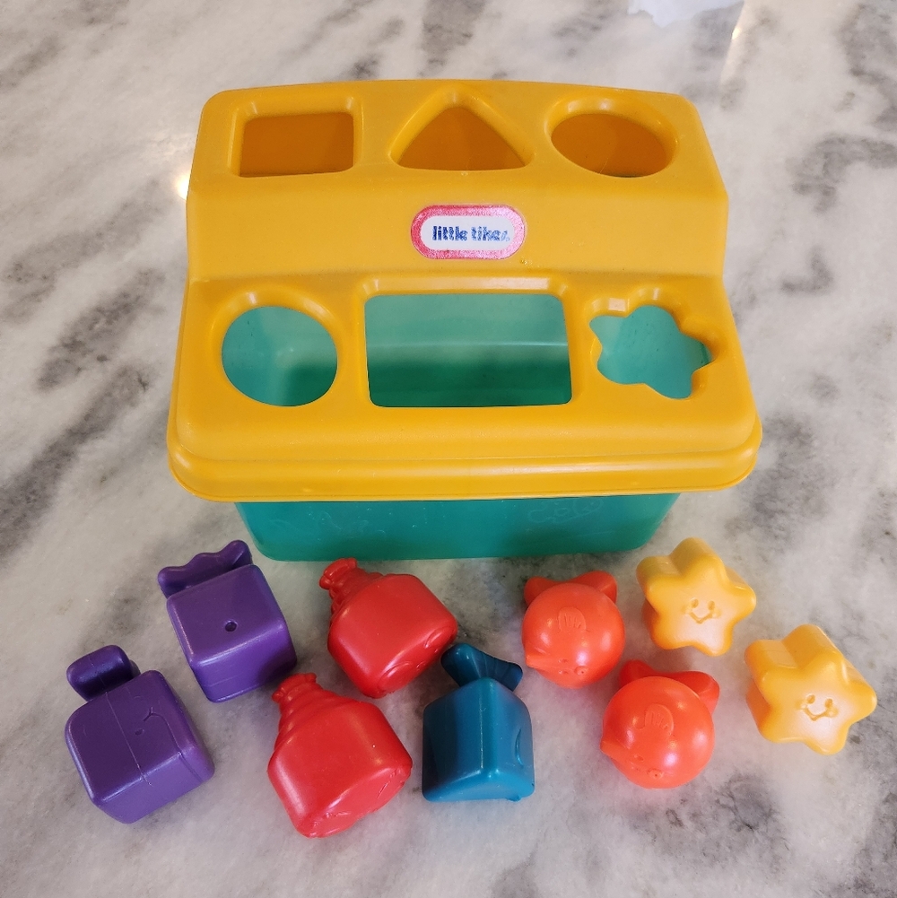 Little Tikes - Vintage 90's Plastic Fish Shape Sorter